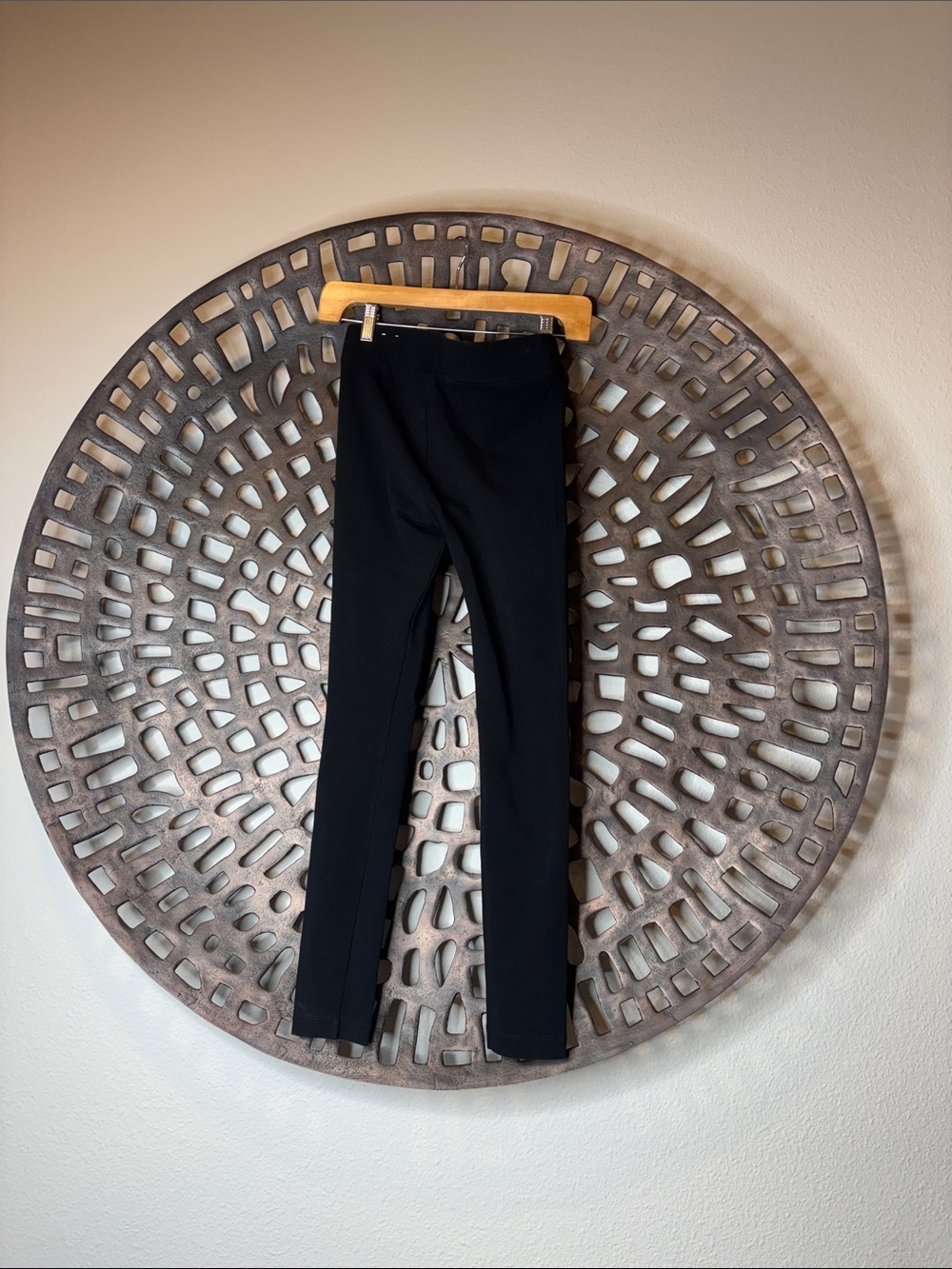 🖤Lou & Grey LOFT Black Stretch Leggings XS Soft Everyday Fit ZAthleisure Soft🖤 - Picture 4 of 10